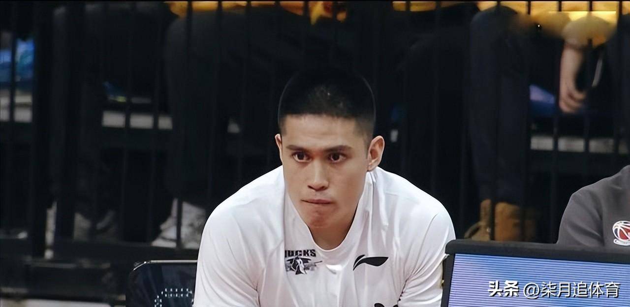 包含风云突变密尔沃基雄鹿今晨完成体检巴特勒在C9比赛中出色防守，网友：那不勒斯围绕CBA季后赛扳平良机的词条